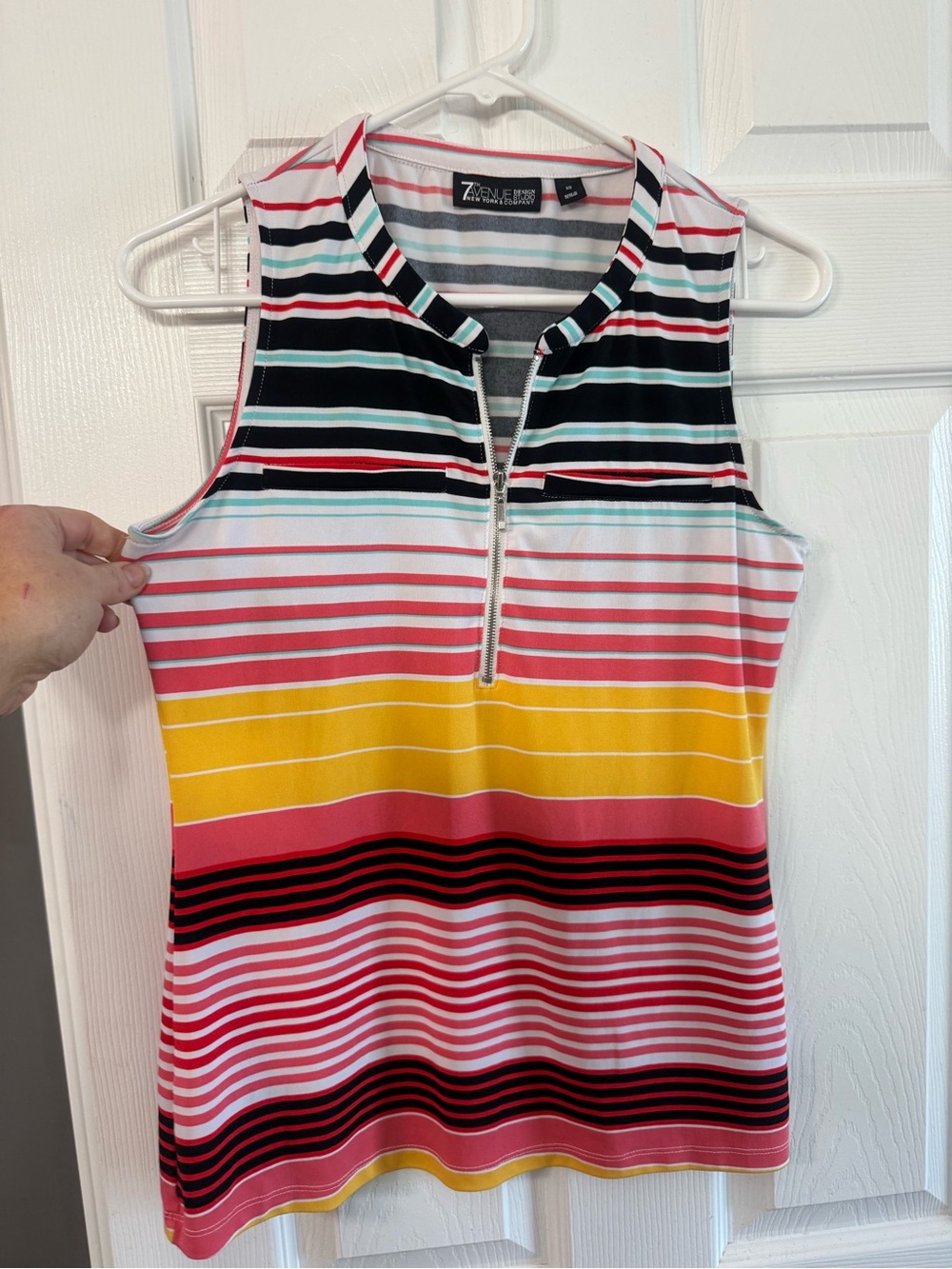 New York & Company Multicolor Striped Sleeveless Zip Tank